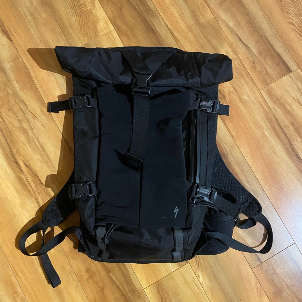Specialized Commuter Backpack - Black : Brand new